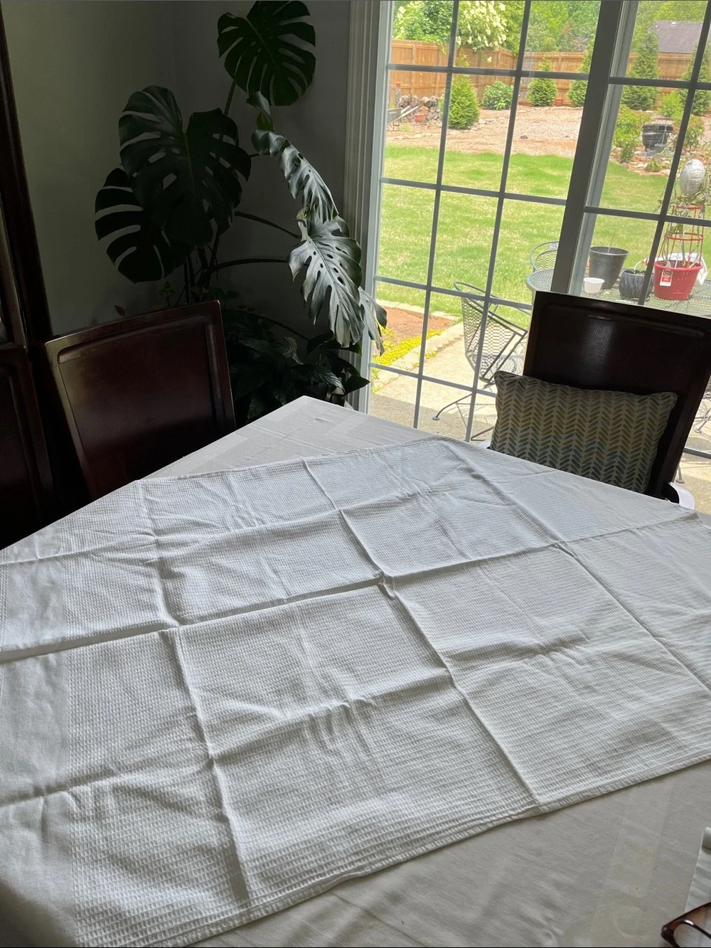 Vintage White Waffle Weave Tablecloth.  💯 Cotton